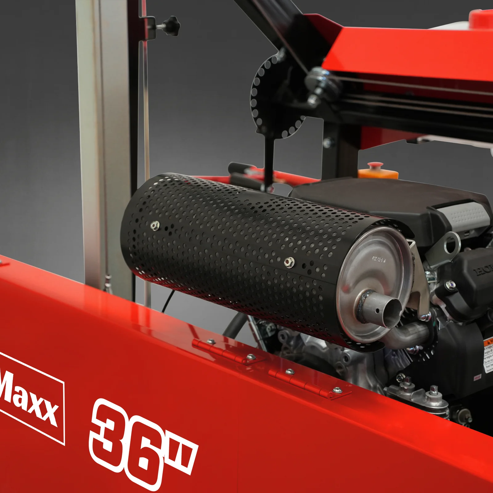 MechMaxx 36" MAX Portable Sawmill, 25HP 688cc HONDA GX690 V-Twin Engine, 35" Board Width, 20' Track Length ( 10 x Blades Included ) SM36HMAX - Image 7