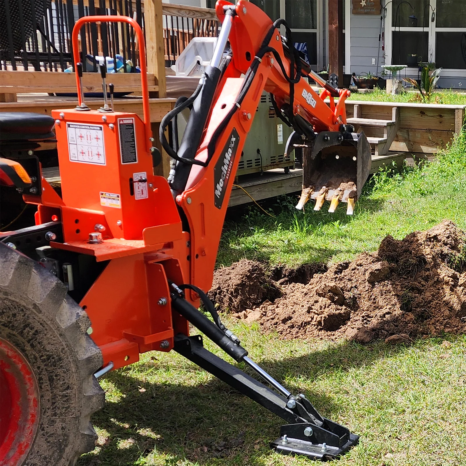 8' Tractor Backhoe Attachment with Hydraulic Thumb,  15" Bucket,  ISO/SAE Switchable Controls,  Self-Contained Hydraulic System,  3 Point Hitch Cat.1 & 2,  20-100 HP,  BH760H - Image 4
