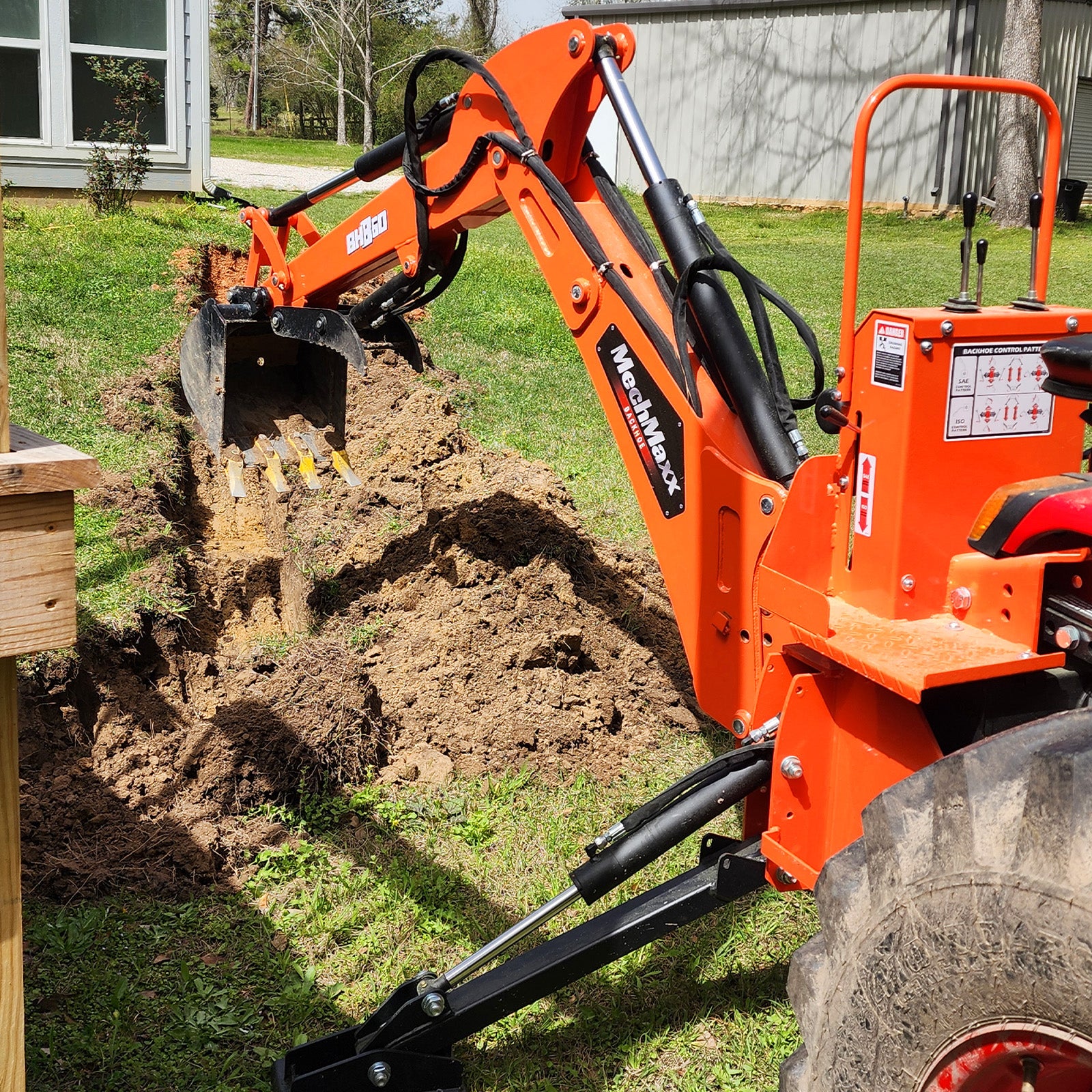 8' Tractor Backhoe Attachment with Hydraulic Thumb,  15" Bucket,  ISO/SAE Switchable Controls,  Self-Contained Hydraulic System,  3 Point Hitch Cat.1 & 2,  20-100 HP,  BH760H - Image 5