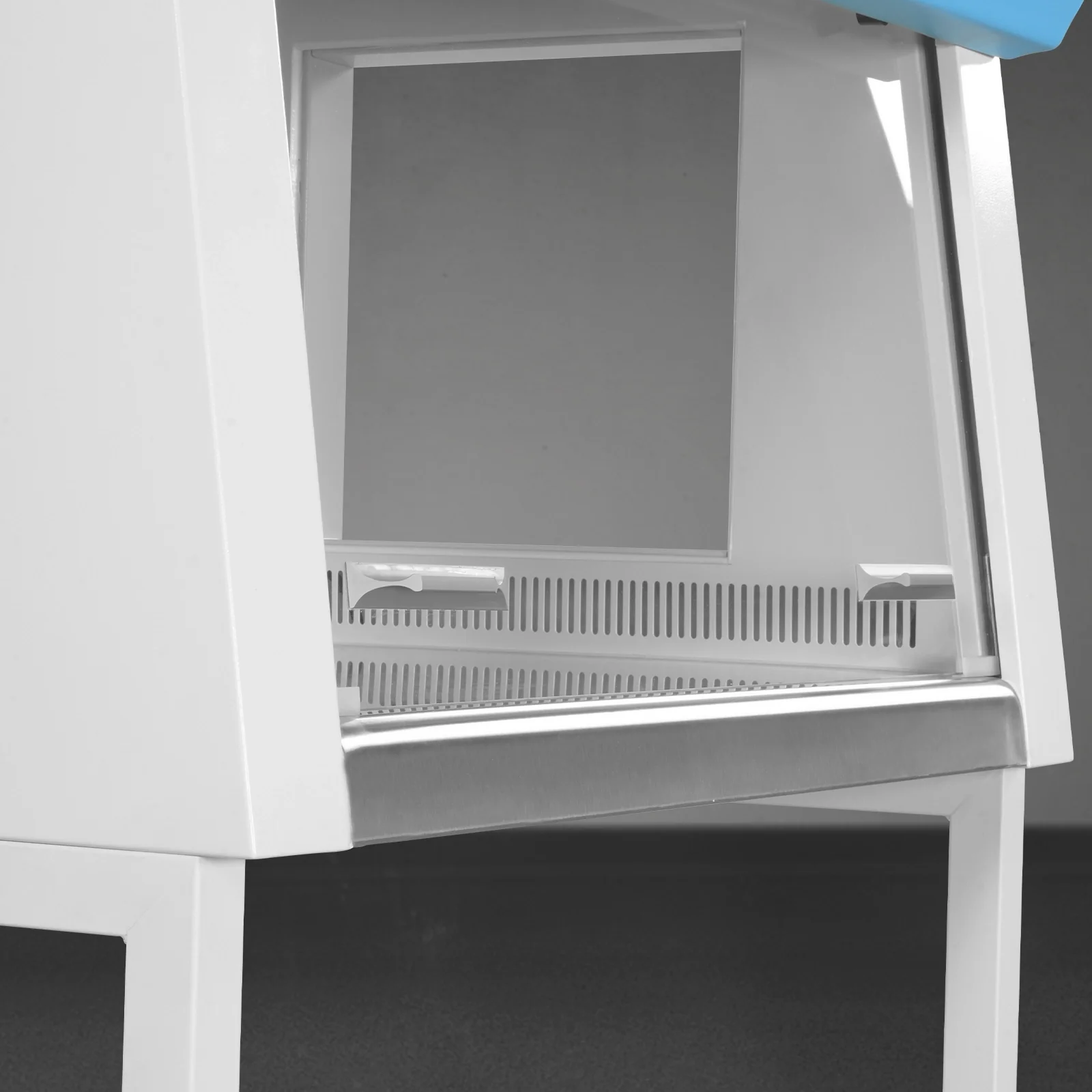 39″ Wide CB-V1Pro Vertical Laminar Flow Clean Bench with HEPA Filtration & UV Sterilization | ISO Class 5 - Image 9