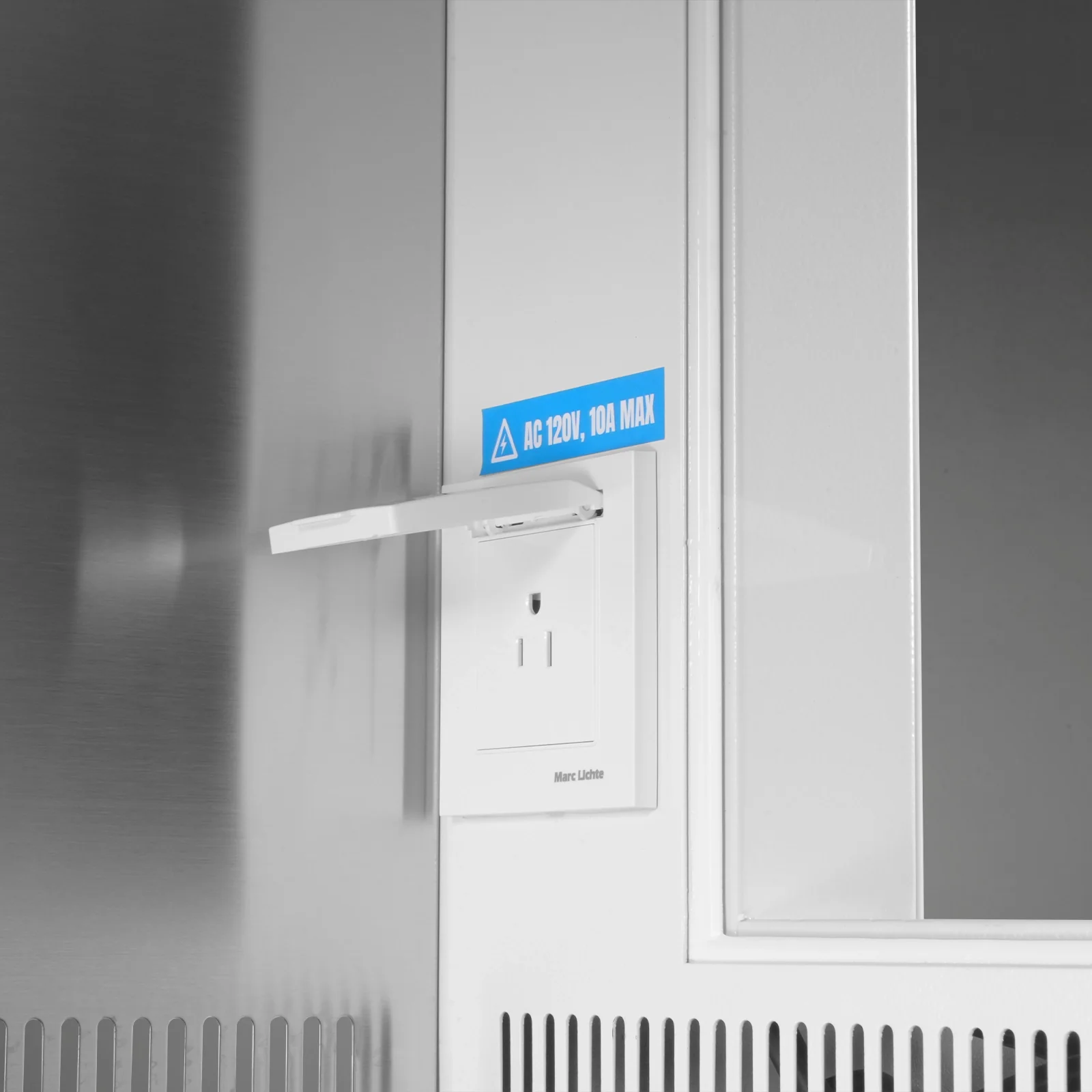 57.5″ Wide CB-V2Pro Vertical Laminar Flow Clean Bench with HEPA Filtration & UV Sterilization | ISO Class 5 - Image 11