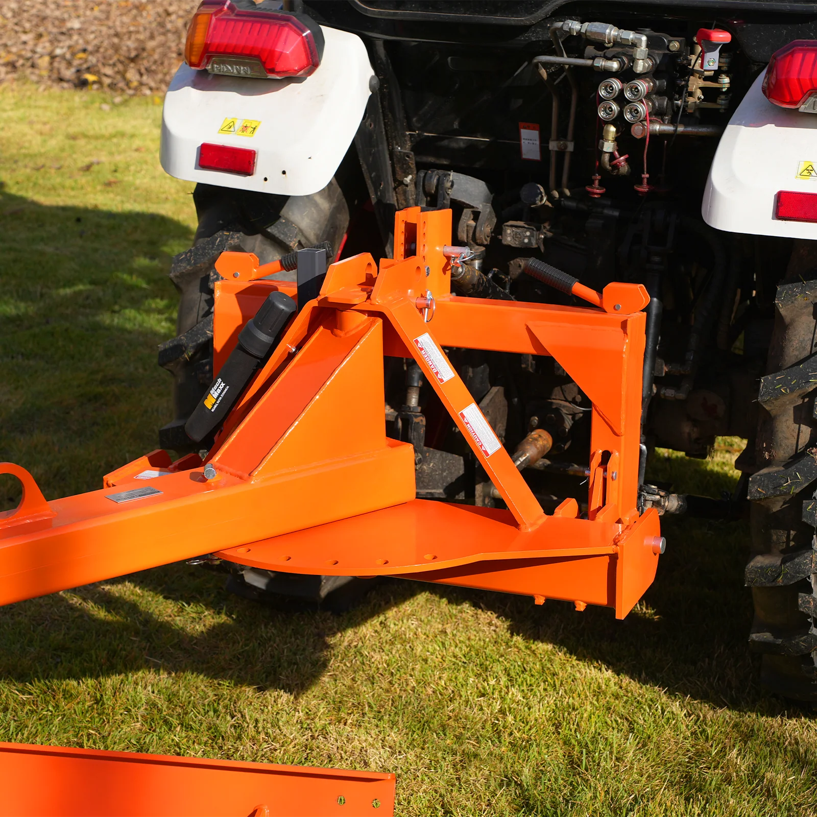 72" Heavy Duty 6-Way Rear Blade 3 Point Hitch Tractor Attachment,  RB72SE - Image 13